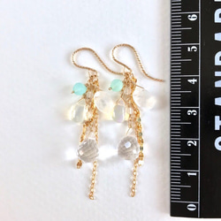 K14GF White Mix Earrings 第4張的照片