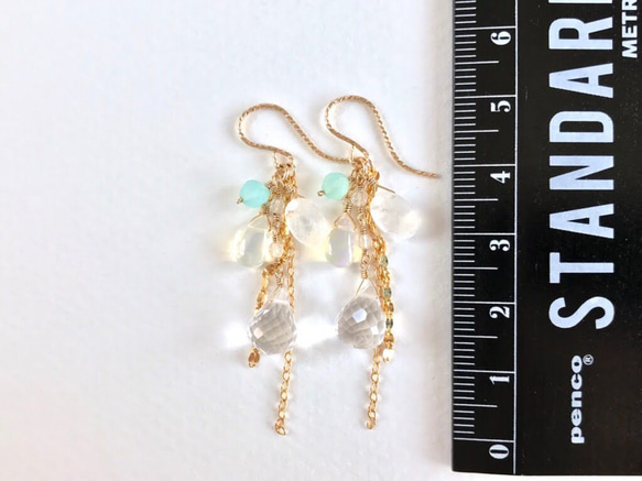 K14GF White Mix Earrings 第4張的照片