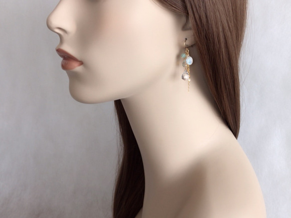 K14GF White Mix Earrings 第5張的照片