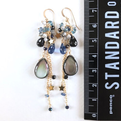 K14GF Black shell and kyanite long earrings 第4張的照片