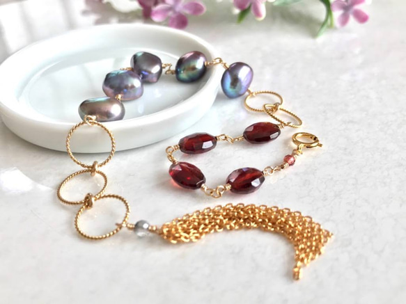 K14GF Gray baroque pearl and garnet bracelet 第8張的照片