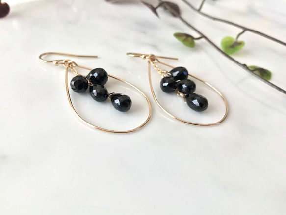 K14GF black Spinel earring 第9張的照片