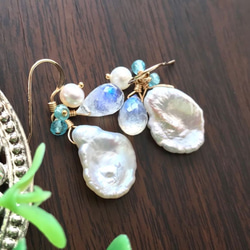 K14GF Keshi Pearl and White Labradorite Earrings 第8張的照片