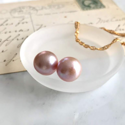 K14GF Lavender Pearl Stud Earrings 第8張的照片