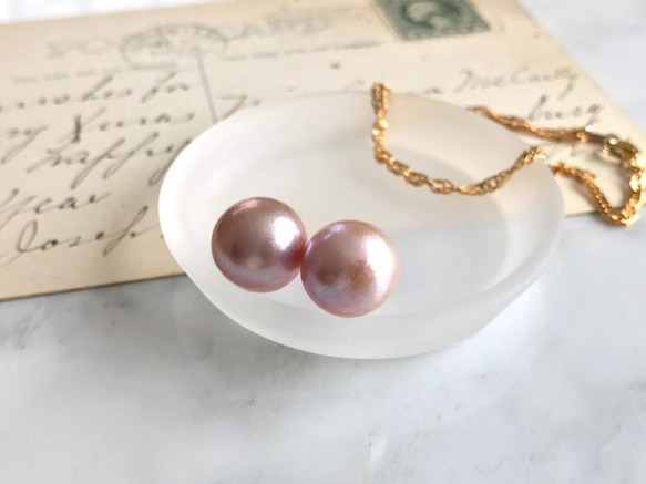 K14GF Lavender Pearl Stud Earrings 第8張的照片