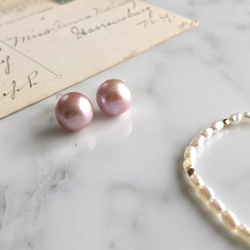 K14GF Lavender Pearl Stud Earrings 第9張的照片