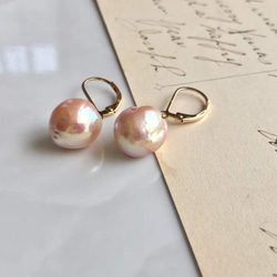 K14GF Peach Edison Baroque Pearl Dangle Earrings 第9張的照片