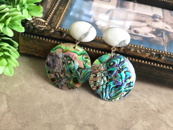K14GF Howlite and abalone shell Earrings 第1張的照片