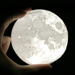 月のライトコードレスちょっと大きい10cmサイズ❗️USB充電式 1枚目の画像