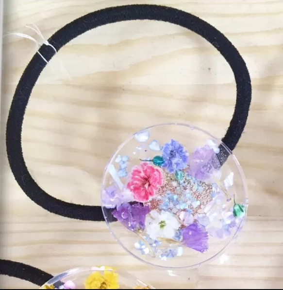 【990】ホワイトパープル かすみ草  レジンヘアゴム 990】ホワイトパープル かすみ草 レジンヘアゴム 990】ホワイト