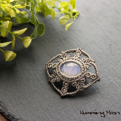 ムーンストーンのマクラメブローチ ブローチ Humming Moon 通販