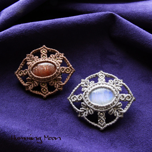 ムーンストーンのマクラメブローチ ブローチ Humming Moon 通販