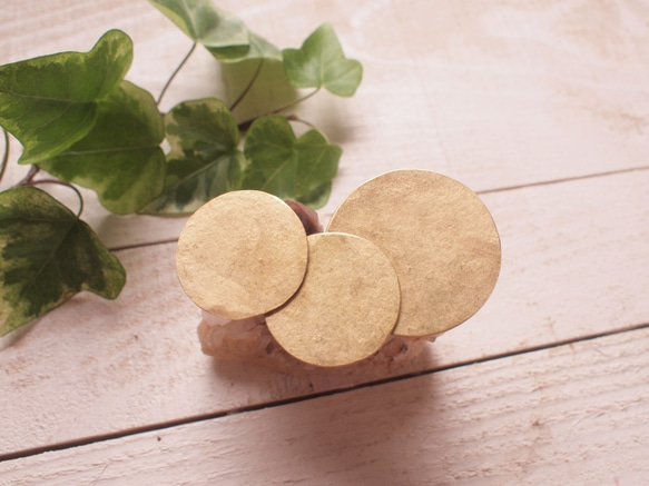 真鍮　お月様のブローチさらさら　軌跡 1枚目の画像