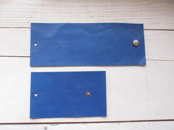 シワの硬め青い本革　情報カードケース　5"×3"サイズ 3枚目の画像