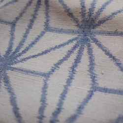 麻の葉　白い節のある紬と本革でポーチ 4枚目の画像
