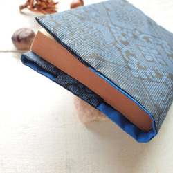 青と黒い大島紬（裏青）のブックカバー 4枚目の画像