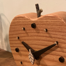 掛けても置いても‥…『りんご時計』 4枚目の画像