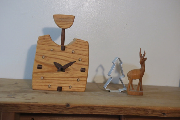 木製時計 一点もの 【series 取っ手がついた置き時計】 3枚目の画像