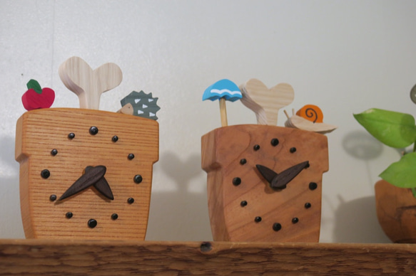 木製時計 【パーツ付き 植木鉢時計】 1枚目の画像