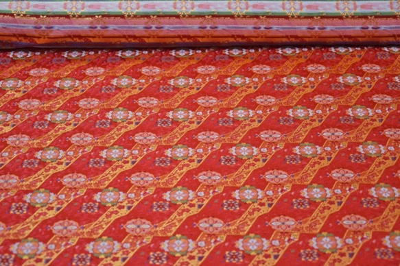 錦緞面料 布花條 紅色 ☆ 寬約 33 厘米 x 長 50 厘米 ☆ 可連續裁剪 (6937B-EA1) 第9張的照片
