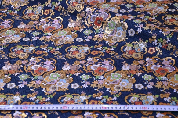 金襴 生地 蜀甲地に桜 紺（6344-2N2） 2枚目の画像
