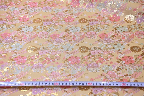 金色錦緞布料，櫻花和紫藤格子，奶油色☆布料寬度約33公分x長度50公分☆可連續切割（6795-EK4） 第3張的照片