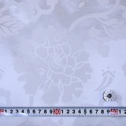 Donsu 布料，大牡丹和寶藏蔓藤花紋，白色 (17-002) 第2張的照片