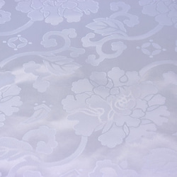 Donsu 布料，大牡丹和寶藏蔓藤花紋，白色 (17-002) 第3張的照片