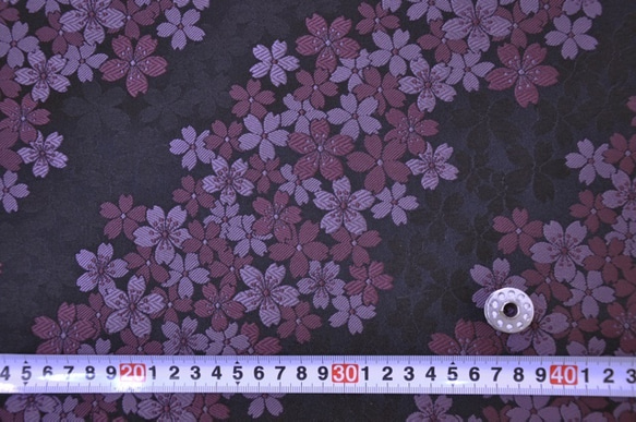 金b道町櫻花流黑色（紫色）☆寬37cm×長50cm☆可以連續切割（0537-1B1） 第2張的照片