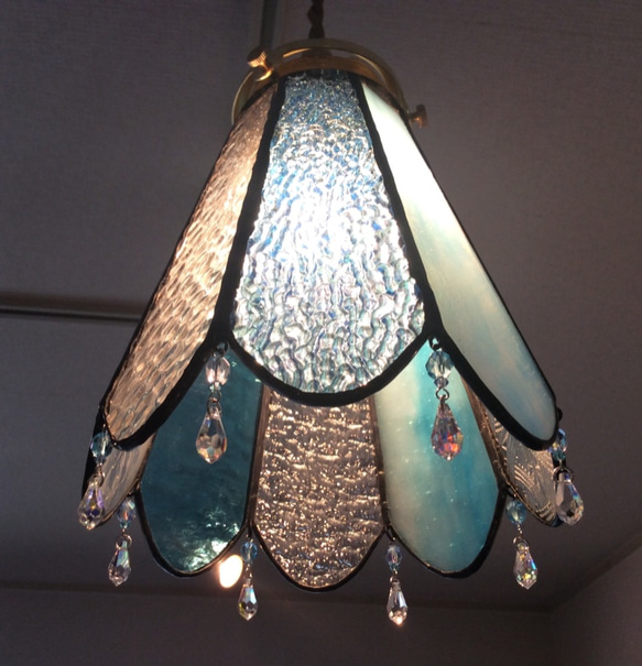 ティファニースタイルテーブルランプ電気スタンドガラスランプ ビーズ