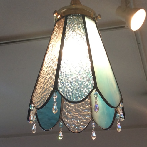 ステンドグラス.大人可愛いペンダントライト☆彡ライトブルー(シェード