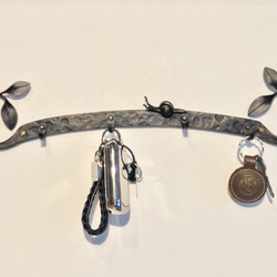 アイアン壁掛けハンガーラック・エキスパンドメタル棚・飾り棚 壁掛け