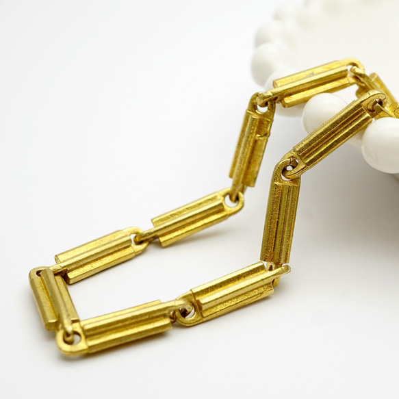 變形的鏈條鏈由黃銅製成，長度為50厘米黃銅鏈 第1張的照片