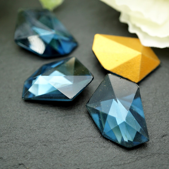復古施華洛世奇六邊形水晶玻璃凸圓形蒙大拿州藍色[限定股] [F3-03] 第3張的照片