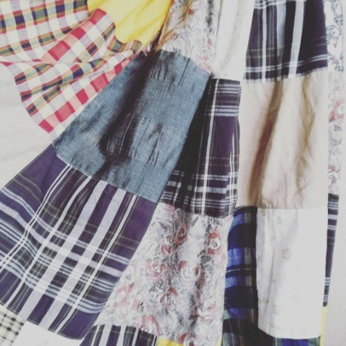 茶系チェックとバラ柄＆イエローなどなど…いろんな生地をつなげ