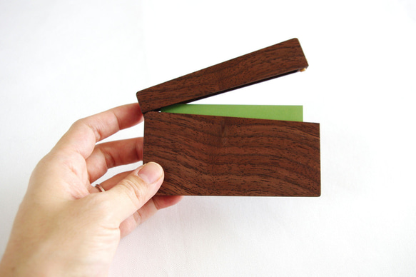 木製カードケース／磁石式／ウォールナット 2枚目の画像