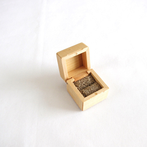 木製指輪入れ／イタヤカエデ（巻毛タイプ）／リングケース 4枚目の画像