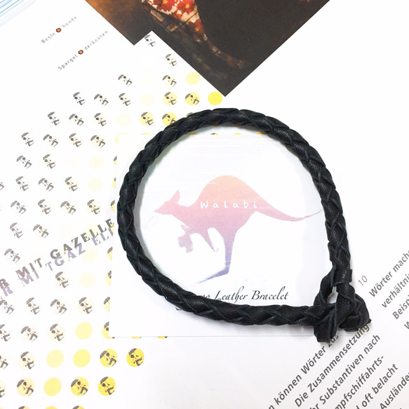 Walabi 澳洲袋鼠皮革 Kangaroo Leather 真皮 •  皮繩 •  編織 • 皮手環  經典黑 第2張的照片