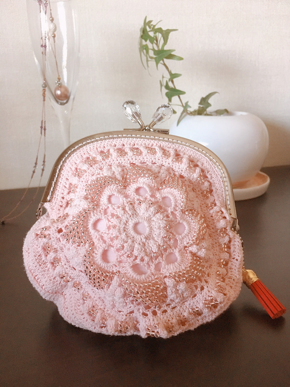 ガマ口　刺繍ビーズポーチ
