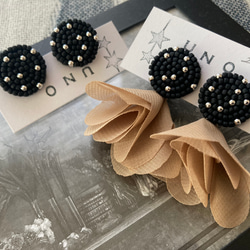 ブラックビーズ刺繍フラワー ゴールドリング　2wayピアス　イヤリング ブラックビーズ刺繍フラワー ゴールドリング 2wayピアス イヤリング