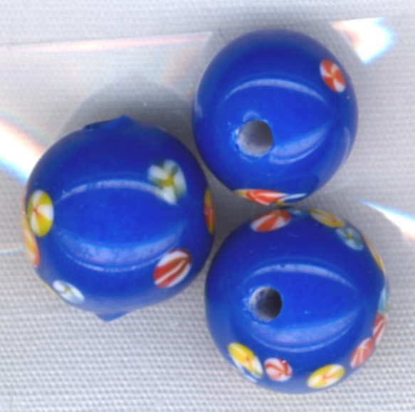 トンボ玉小花１０ｍｍ３個セット（ブルー） 1枚目の画像