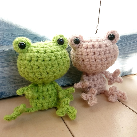 5〇スマート かえるのあみぐるみ…キーホルダー カエル編みぐるみ
