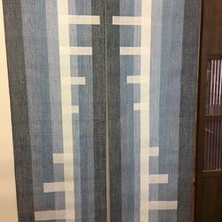 《送料無料》手織り暖簾 窓デザインシリーズ 本藍染め Ｎ-００６ 5枚目の画像