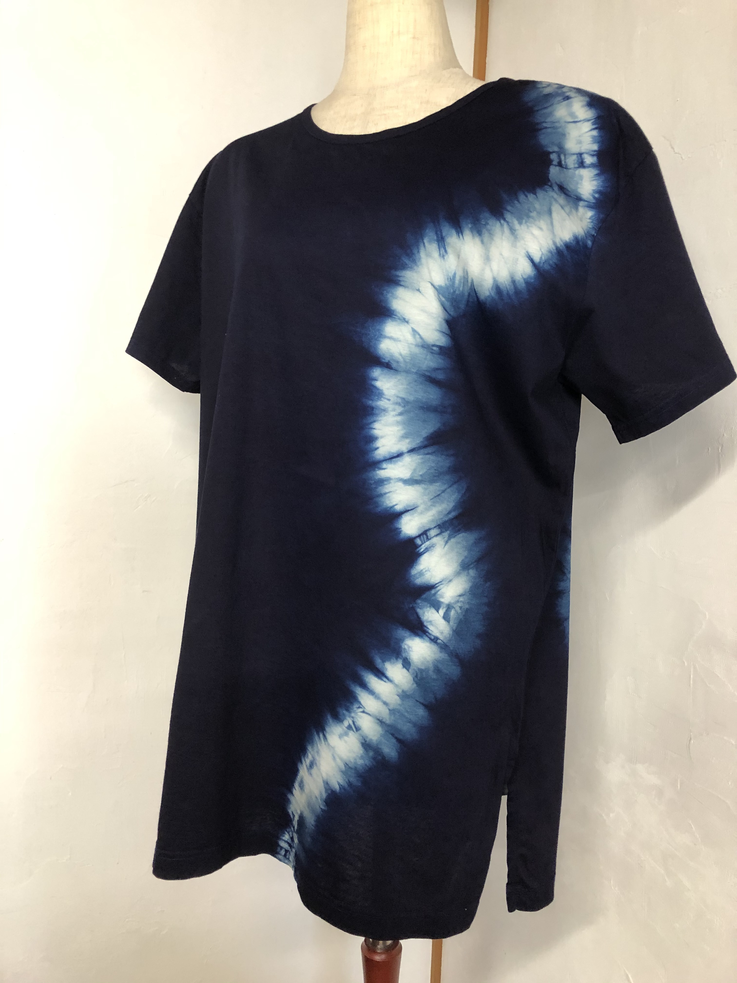 本藍染め　綿ニットTシャツ　半袖（３Ｌ）スリット入りT-005