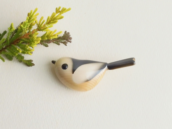 シマエナガのブローチ【ラッピング付】　Brooch of Long-tailed Tit 1枚目の画像