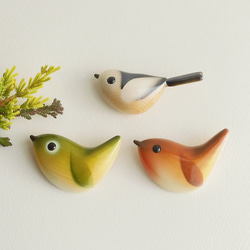 ウグイスのブローチ【ラッピング付】（ Warbler / wood / brooch / bird ) 2枚目の画像