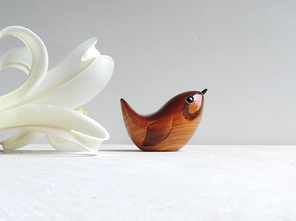 ミソサザイ （木・鳥・動物・置物） wren / wooden bird / animal 1枚目の画像