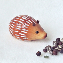 ハリネズミ (★台付き)   wooden hedgehog 1枚目の画像