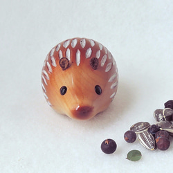 ハリネズミ (★台付き)   wooden hedgehog 4枚目の画像