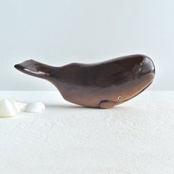 マッコウクジラ (★台付き)  wooden whale 1枚目の画像